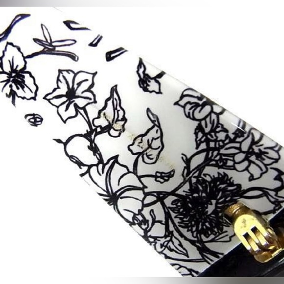 Authentic Gucci Sunglasses - Picture 8 of 11